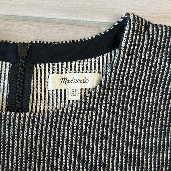 XS Madewell Classy Sleeveless Top with Cinched Waist Tie - Picture 5 of 7